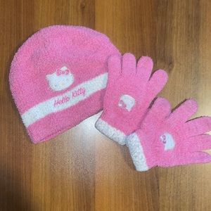 Girls Hello Kitty hat and winter gloves